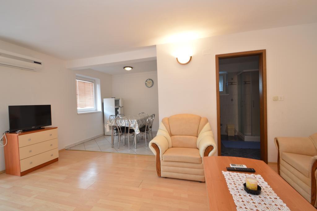 Apartmani Raic Mali Lošinj Exterior foto